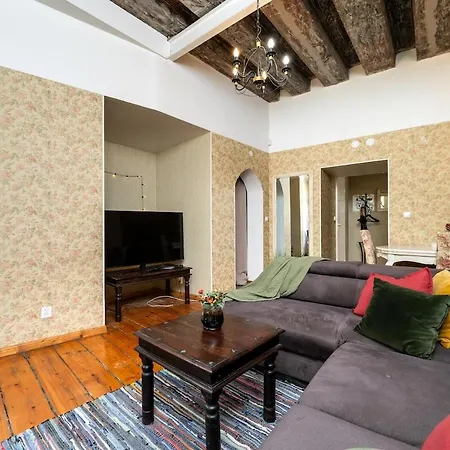 Lejlighed 15th Century Flat With Parking, High Ceilings Tallinn