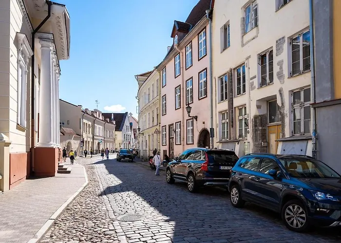 Apartment 15th Century Flat With Parking, High Ceilings Tallinn