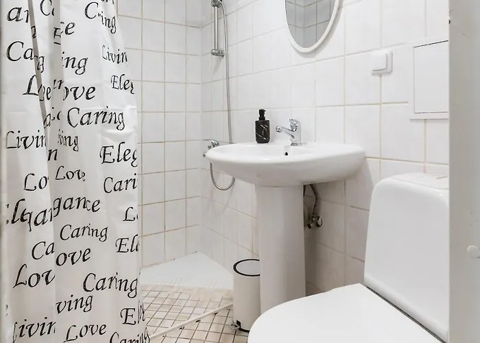 شقة 15th Century Flat With Parking, High Ceilings