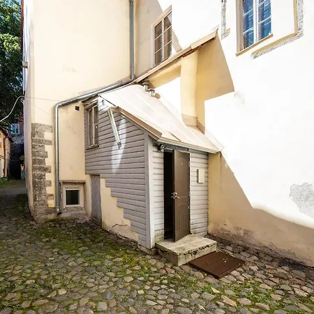 Apartamento 15th Century Flat With Parking, High Ceilings
