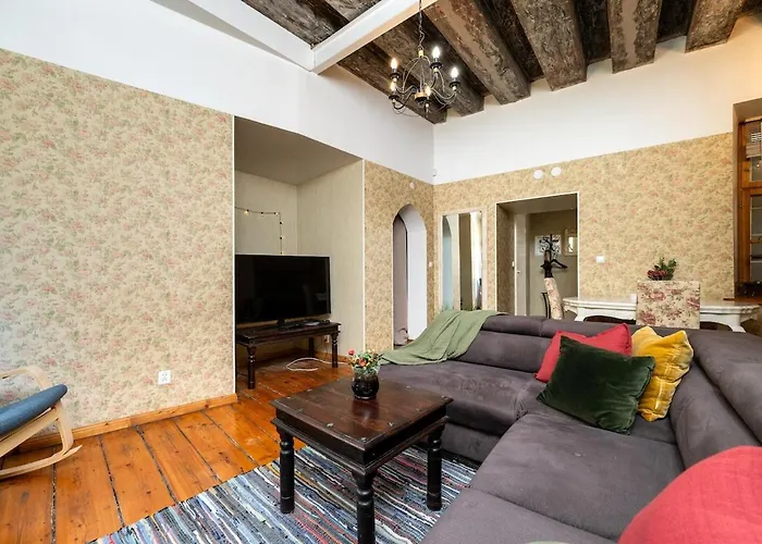 Lägenhet 15th Century Flat With Parking, High Ceilings Tallinn