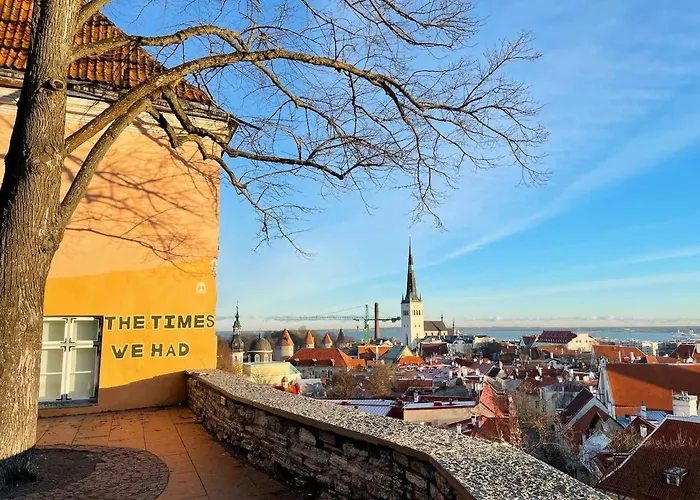 Lägenhet 15th Century Flat With Parking, High Ceilings Tallinn